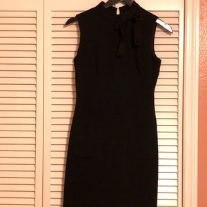 Sleeveless Dress with Bow Neckline and Two Pockets